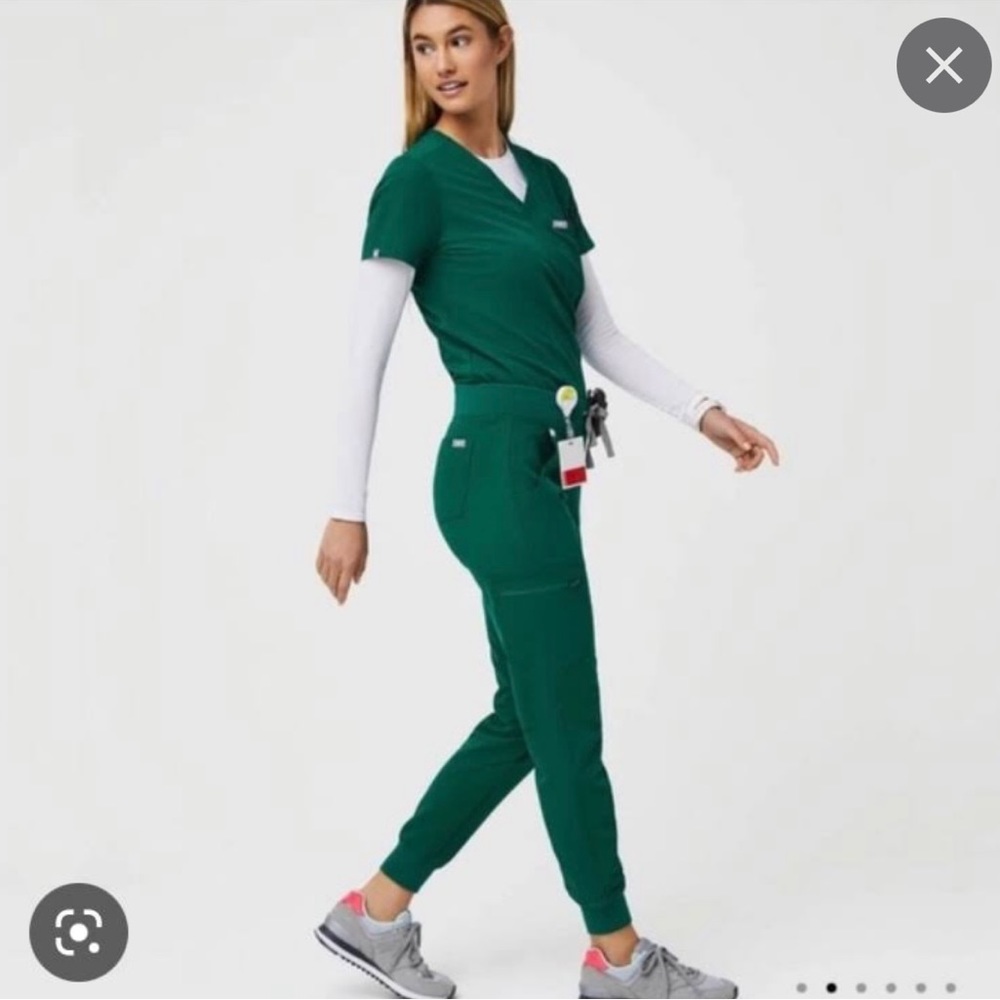 FIGS hunter green scrubs